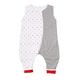 Gesslein 753167 Bubou Babyschlafsack mit Beinen für den Sommer: Temperaturregulierender Ganzjahreschlafsack, Baby Größe 110 cm, Sterne rot/grau/weiß