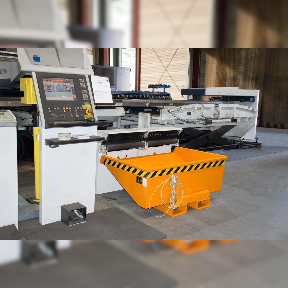 Bauer Kippbehälter EXPO 1200, lackiert, Gelborange Image