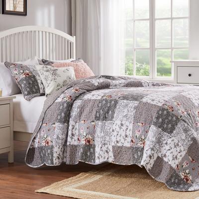 Giulia Quilt Set by Barefoot Bungalow in Grey (Size FL/QUE)