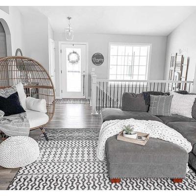 Constantinople 3'11" x 5'7" Bohemian/ Black/Light Gray/White/Gray Area Rug - Hauteloom