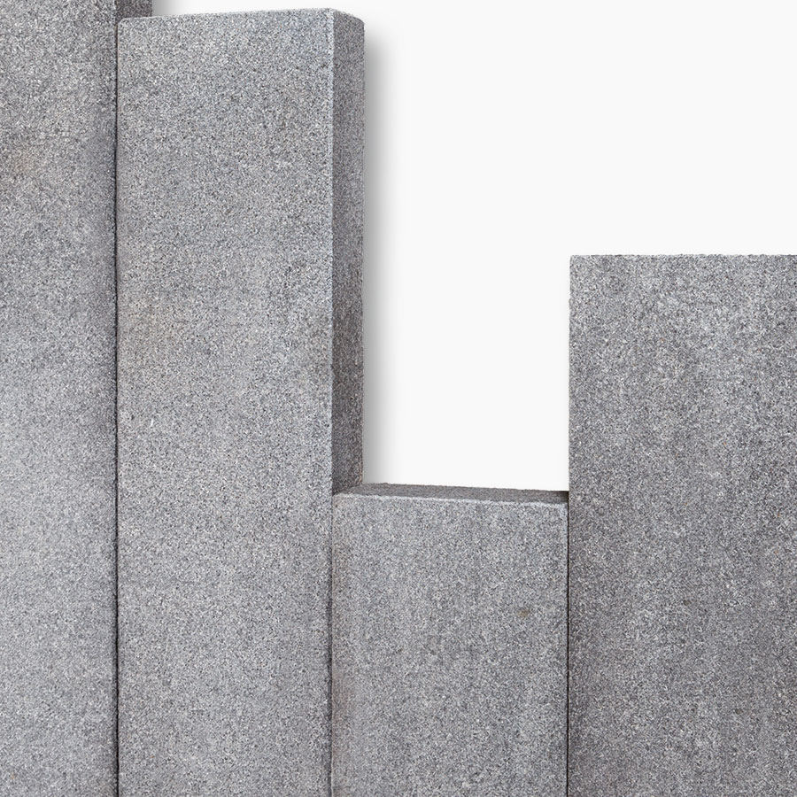 Seltra Natursteine Palisaden GALA EXACTA NEW Granit anthrazit Herkunft Vietnam, 10x25 cm, 75 cm Image