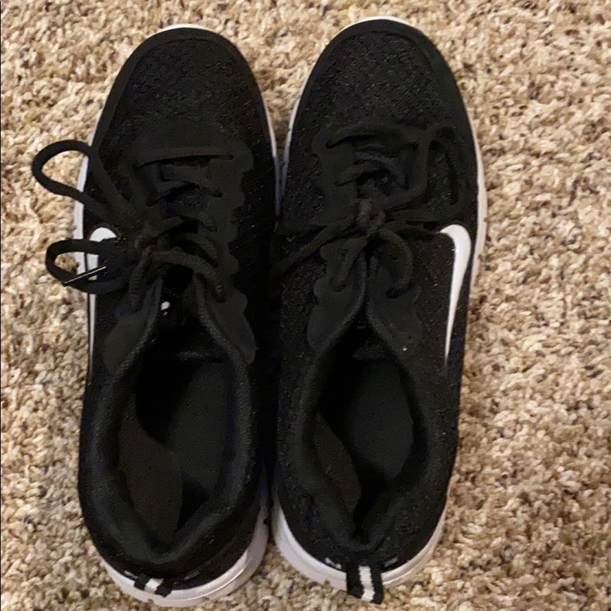 Nike Shoes | Nike Tennis Shoes | Color: Black | Size: 7.5