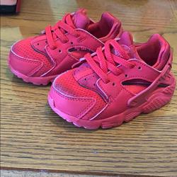 Nike Shoes | Huarache Run Td 'Triple Red' Size 5c | Color: Red | Size: 5bb