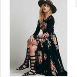 Free People Dresses | Free People “First Kiss” Black Floral Maxi | Color: Black | Size: Xs