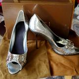 Gucci Shoes | Gucci Silver Gg Leather Shiny 4 Inch Hill Open Toe | Color: Silver | Size: 9