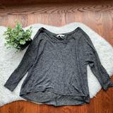 American Eagle Outfitters Tops | Aeo Grey Fitted 3/4 Sleeve Crewneck Swing Knit Top | Color: Gray | Size: Xs
