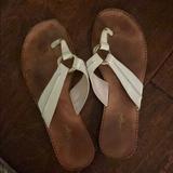 Lilly Pulitzer Shoes | Lilly Pulitzer Leather Flip Flops | Color: Brown/White | Size: 7