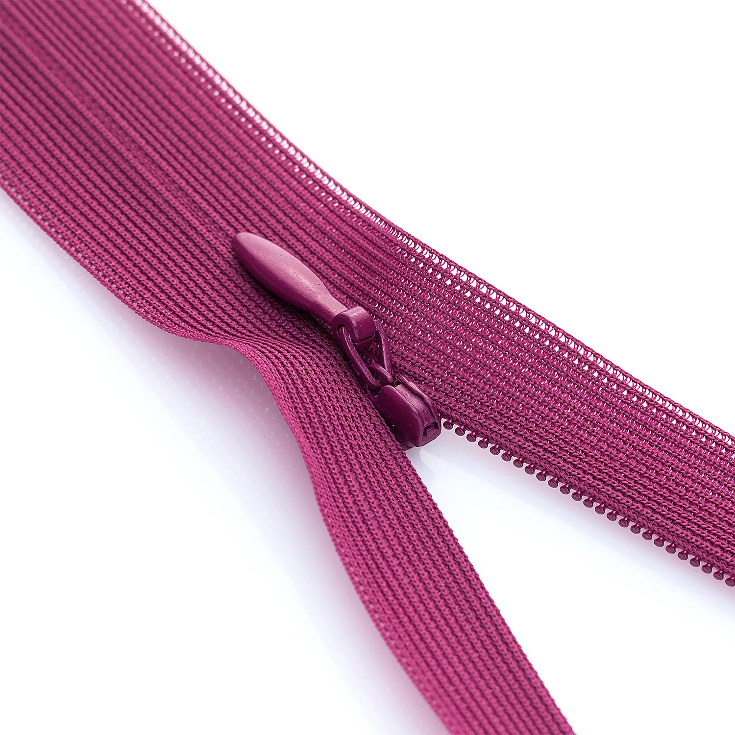 buttinette Fermeture à glissière invisible, cassis, non séparable