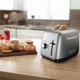 KitchenAid 2-Slice Toaster with manual lift lever, KMT2115