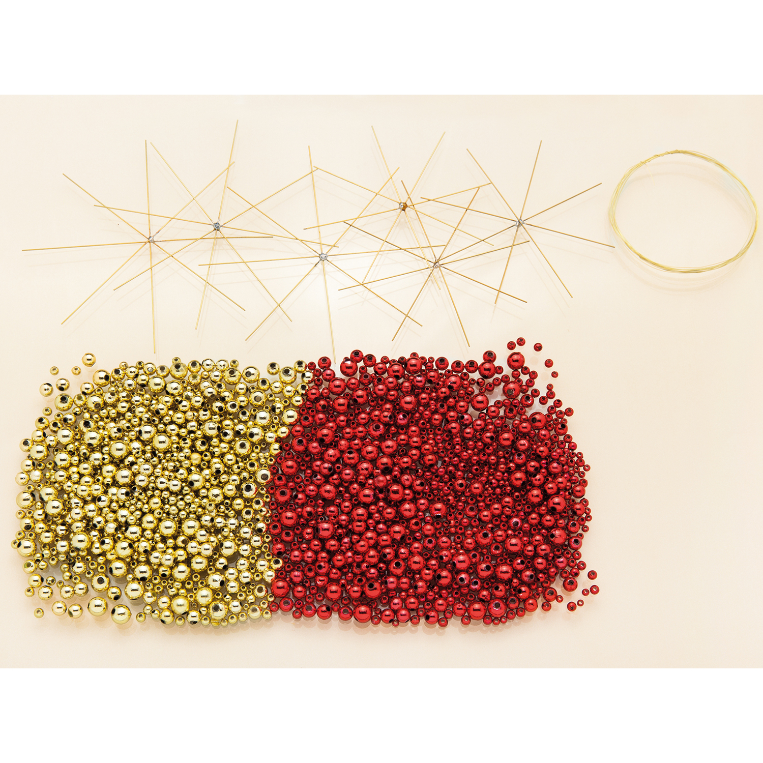 Kit créatif "étoiles en perles métalliques", rouge/doré, 5 pièces