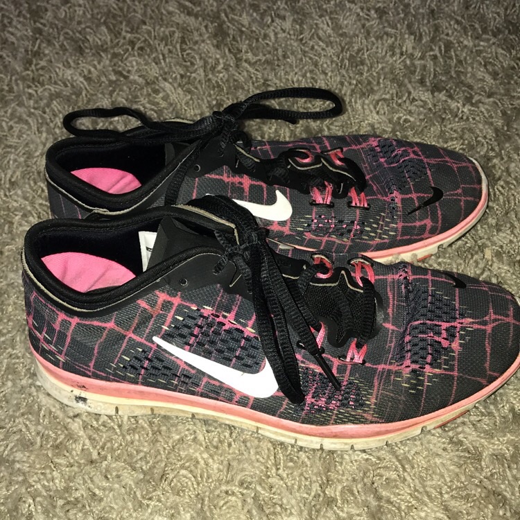 Nike Shoes | Lightly Worn Nike Tennis Shoes | Color: Black | Size: 7