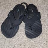 Nike Shoes | Euc Toddler Nike Flip Flop | Color: Black | Size: 8b