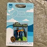 Disney Accessories | Disney Kevin Up Movie Visit Paradise Falls Pin Le | Color: Silver/White | Size: Os