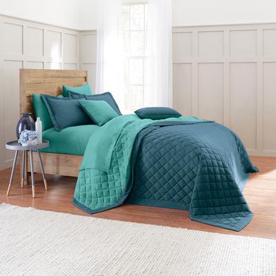 BH Studio Reversible Quilted Bedspread by BH Studio in Peacock Turquoise (Size KING)