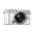 Olympus PEN E-P7 Camera Kit, 20 MP Sensor, 5-axis image stabilisation, tilt HD LCD, 4K, Wi-Fi,color and monochrome profile control, white incl. M.Zuiko Digital ED 14-42mm EZ silver