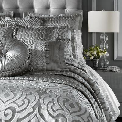 J. Queen New York Luxembourg Luxury Duvet Set