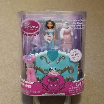 Disney Toys | *Ultra Rare* Vintage Jasmine Mini Princess Jewelry Box Playset | Color: Gray | Size: Osbb