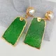 Y · YING – boucles d'oreilles pendantes sculptées en jade vert perle blanche de culture