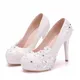 Crystal Queen – chaussures de mariage en dentelle blanche escarpins à talons hauts et bout rond