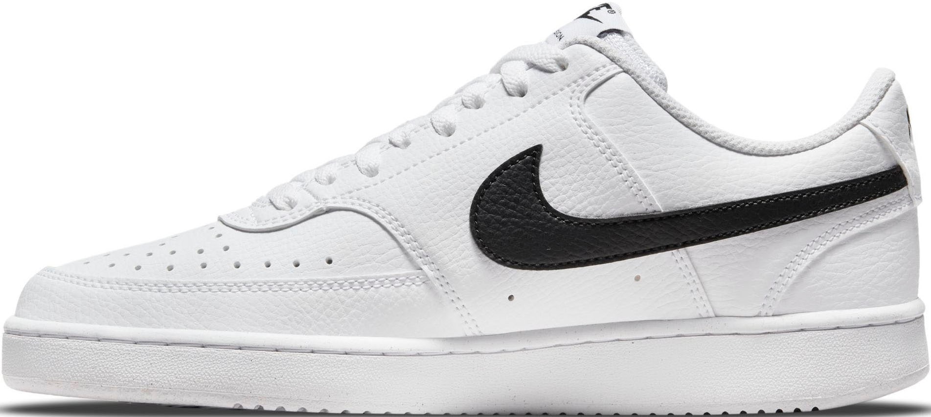 Sneaker NIKE SPORTSWEAR "Court Vision Low Next Nature", Gr. 37,5, schwarz-weiß (weiß, schwarz, weiß), Synthetik, Sportlich, Schuhe Skaterschuh Sneaker low, Design auf den Spuren des Air Force 1