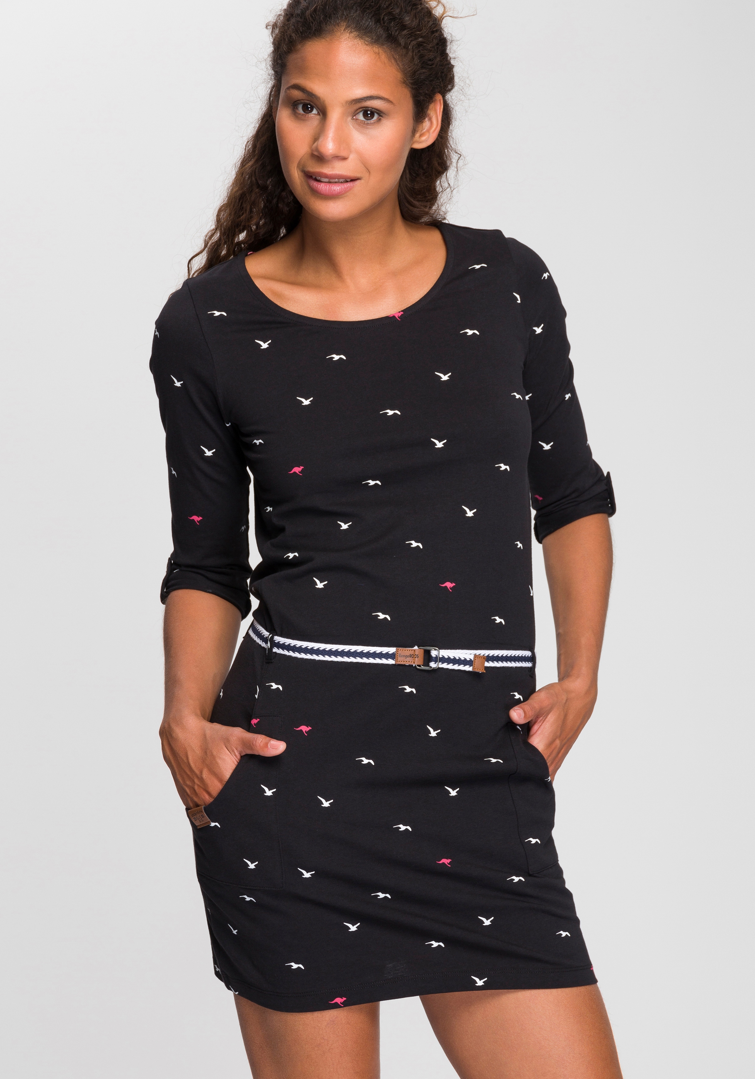 Jerseykleid KANGAROOS, Damen, Gr. 40M, N-Gr, schwarz, Single Jersey, Obermaterial: 100% Baumwolle. Gürtel: 100% Baumwolle, bedruckt, kontrastfarbene Details, Casual, figurbetont mini, Rundhals, Krempelärmel, Kleider, figurbetonte Passform, aus... Image