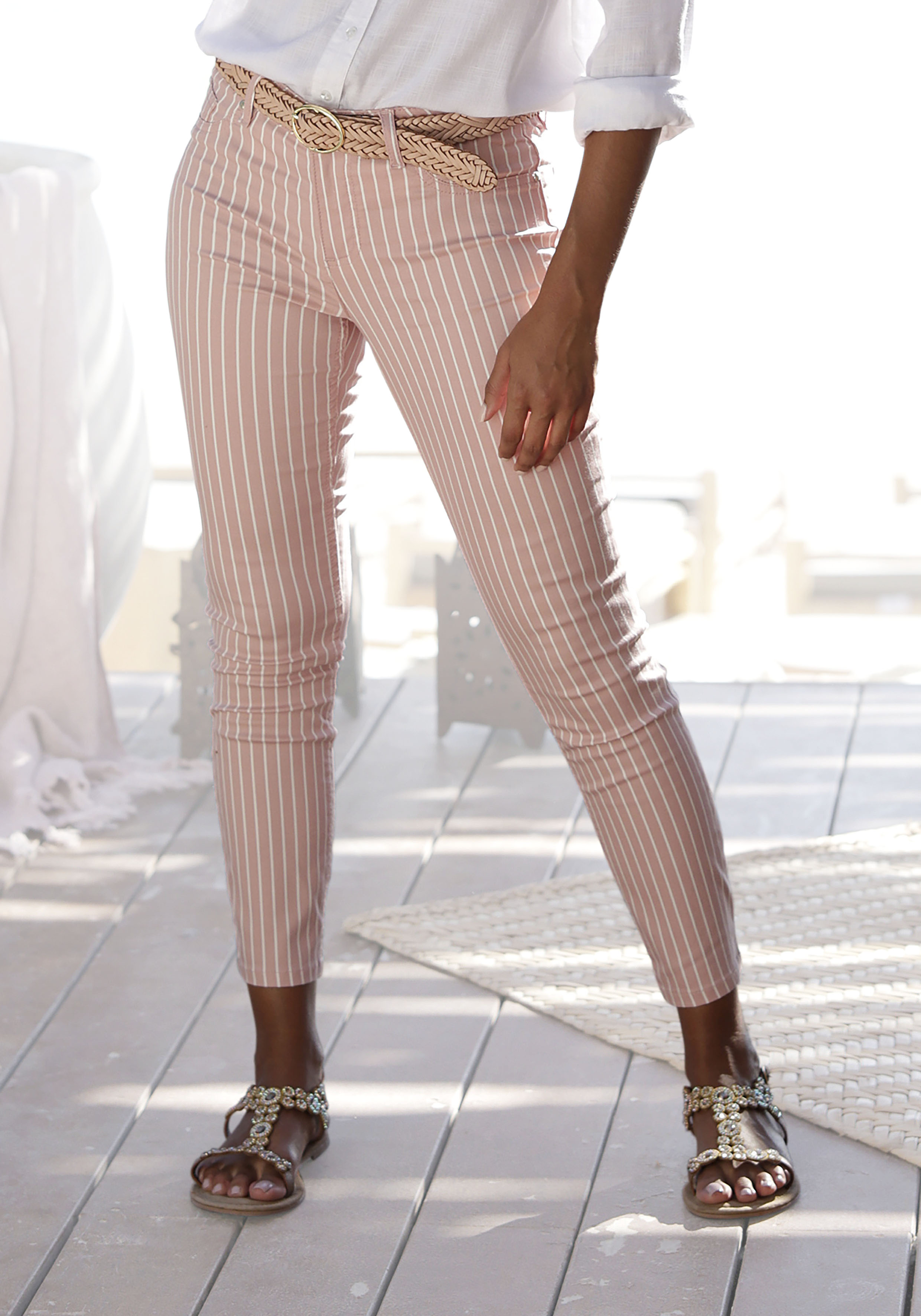 7/8-Jeggings LASCANA, Damen, Gr. 40, N-Gr, lila (mauve, weiß, gestreift), Denim/Jeans, Obermaterial: 67% Baumwolle, 29% Polyester, 4% Elasthan, gestreift, figurbetont 7/8-Länge, Hosen, mit Streifenprint in Slim-Fit-Form, Superstretch-Qualität Image