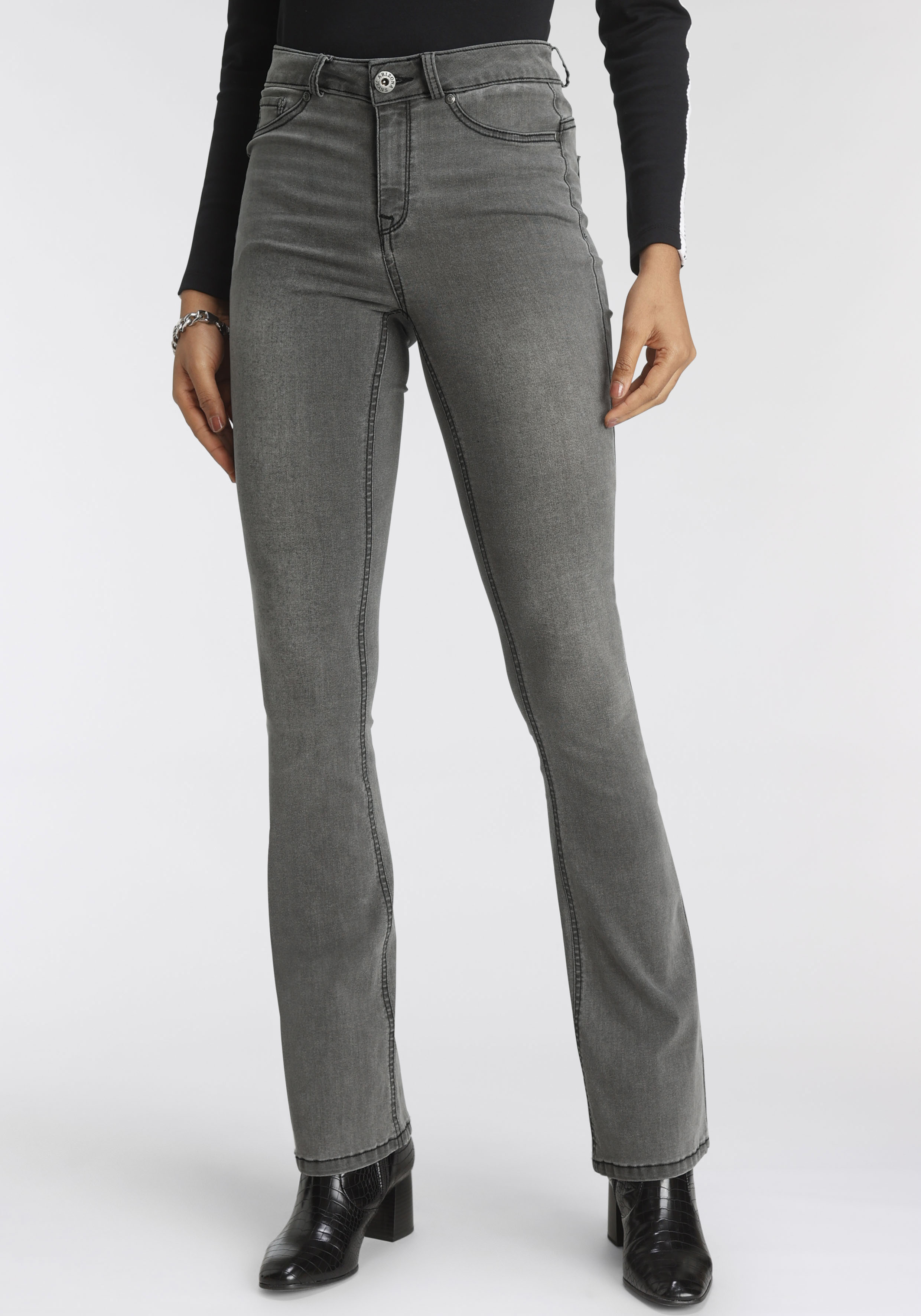Bootcut-Jeans ARIZONA "Ultra Stretch", Damen, Gr. 18, K + L Gr, grau (grau used), Denim/Jeans, Obermaterial: 63% Baumwolle, 32% Polyester, 5% Elasthan, eng lang, Jeans, ausgestellte Beinform, Used-Waschung, hohe Leibhöhe