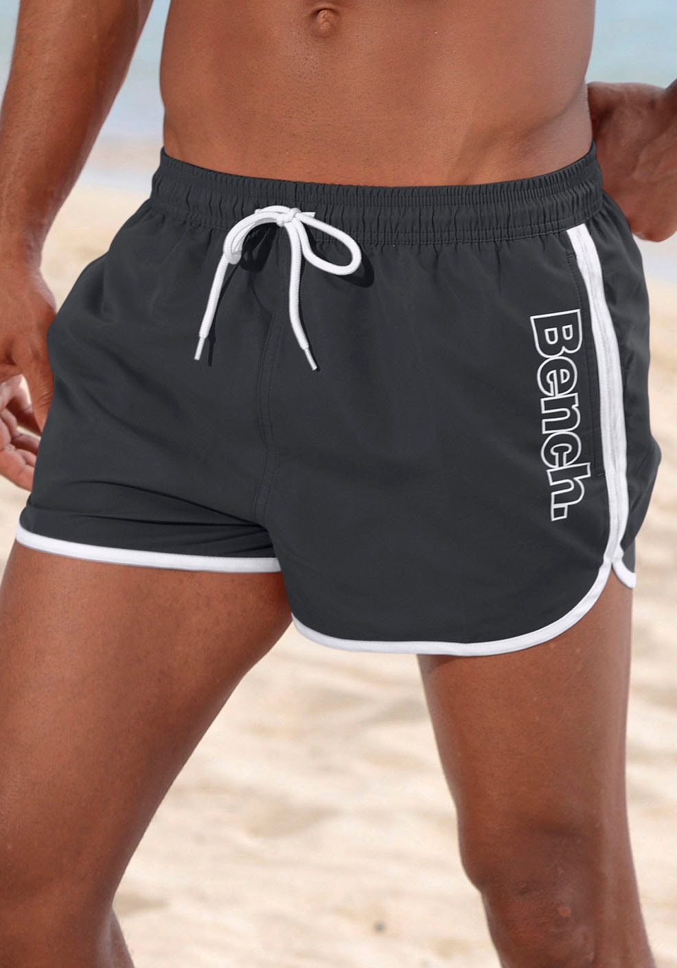 Badeshorts BENCH. "Bradley", Herren, Gr. S (46/48), N-Gr, schwarz, Polyester, kontrastfarbene Details, Badehosen, mit coolem Logodruck Image