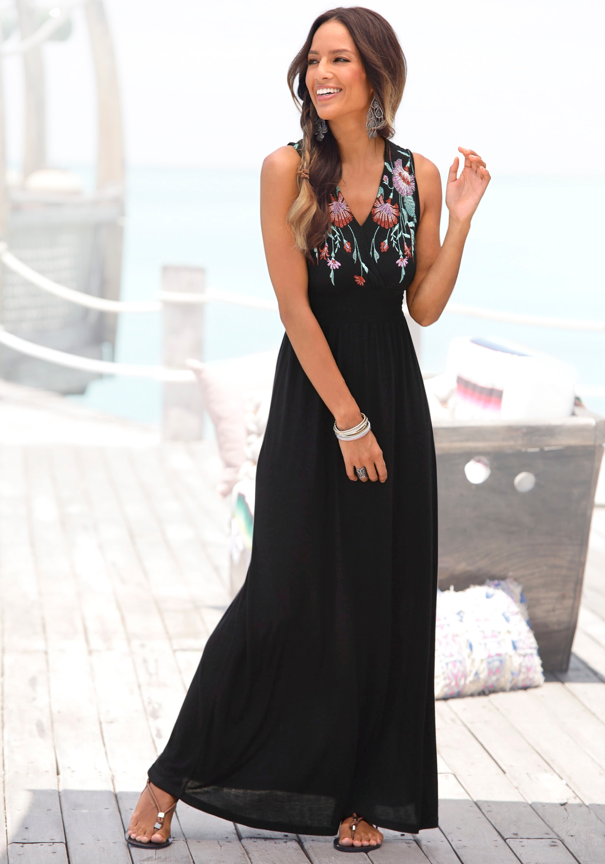 Maxikleid BUFFALO, Damen, Gr. 44, N-Gr, schwarz, Jersey, Obermaterial: 100% Viskose, bedruckt, figurumspielend bodenlang, V-Ausschnitt, Kleider Maxikleid, mit Druck am Vorderteil und Bindeband hinten, Sommerkleid, casual-chic