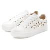 Sneaker LASCANA, Damen, Gr. 37, weiß, Obermaterial: 100% Lederimitat. Futter: 100% Lederimitat. Decksohle: 100% Lederimitat. Laufsohle: 100% Synthetik, unifarben, casual, Schuhe Sneaker, mit kleinen Cut-Outs, Schnürhalbschuhe, Freizeitschuhe VEGAN
