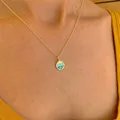 Collier Dainty Blue Sea Waves pour femme plaqué or breloque vague minimaliste surfeur océan