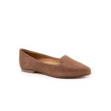 Women's Harlowe Ballet Flat by Trotters in Taupe Dot Suede (Size 6 1/2 M)