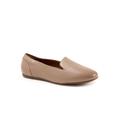 Extra Wide Width Women's Shelby Casual Flat by SoftWalk in Taupe (Size 7 1/2 WW)