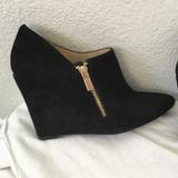 Jessica Simpson Shoes | Cool Jessica Simpson Suede Wedgies! | Color: Black/Gold | Size: 8