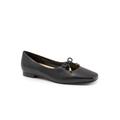 Wide Width Women's Honesty Loafer by Trotters in Black (Size 8 W)