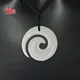 Pendentif Koru en os de yak maori de Nouvelle-Zélande GX018 bijoux faits à la main tribus