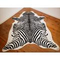 Kuhfell Rindfell mit Zebra Druck naturweiß ca. 200cm x 175cm
