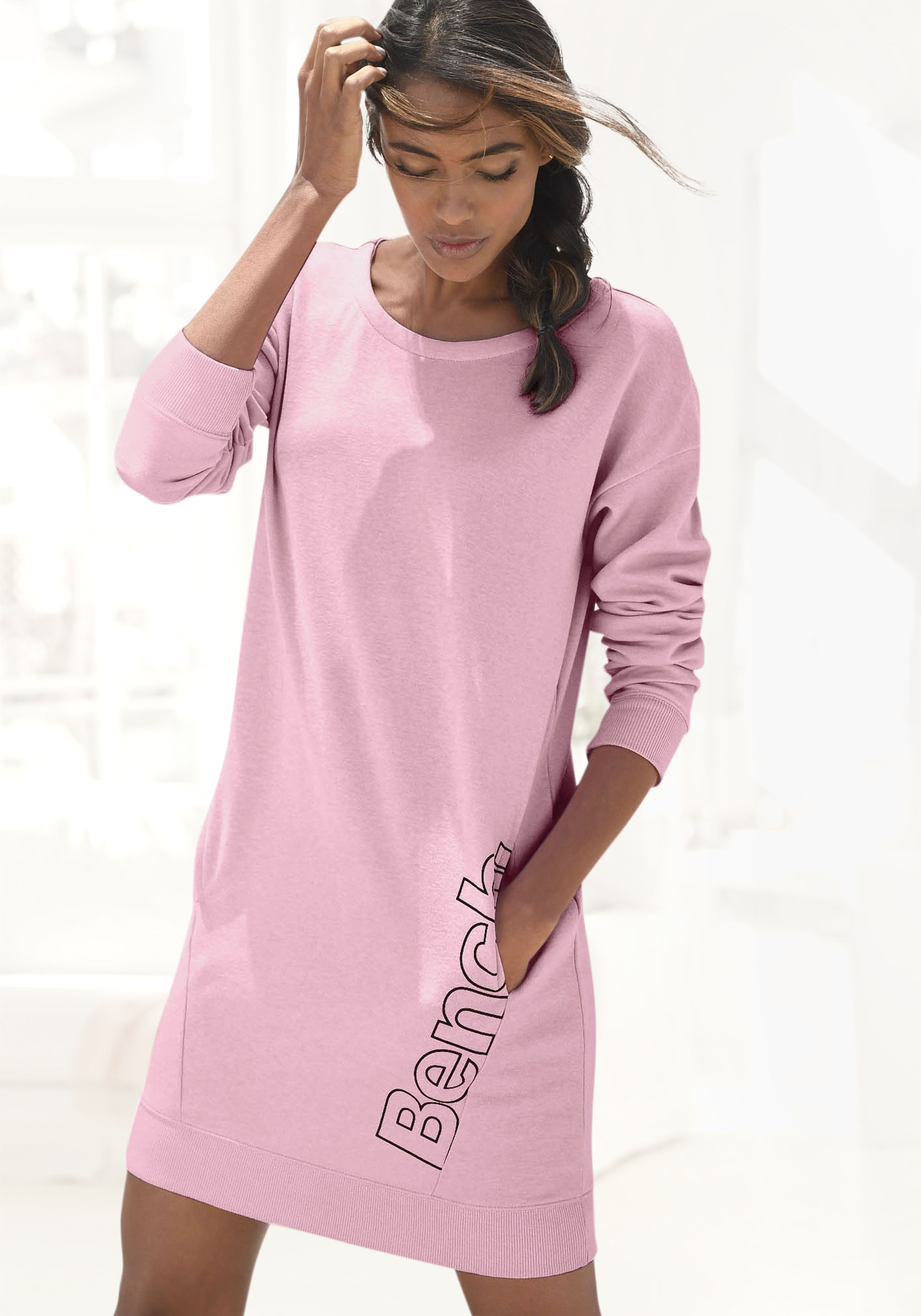 Sweatkleid BENCH. LOUNGEWEAR, Damen, Gr. 56/58, N-Gr, rosa (rosa, schwarz), Interlock, Obermaterial: 60% Baumwolle, 40% Polyester, unifarben, Basic, bequem kurz, Rundhals, Rippbündchen, Kleider Sweatkleid, mit seitlichem Logoprint, Loungewear
