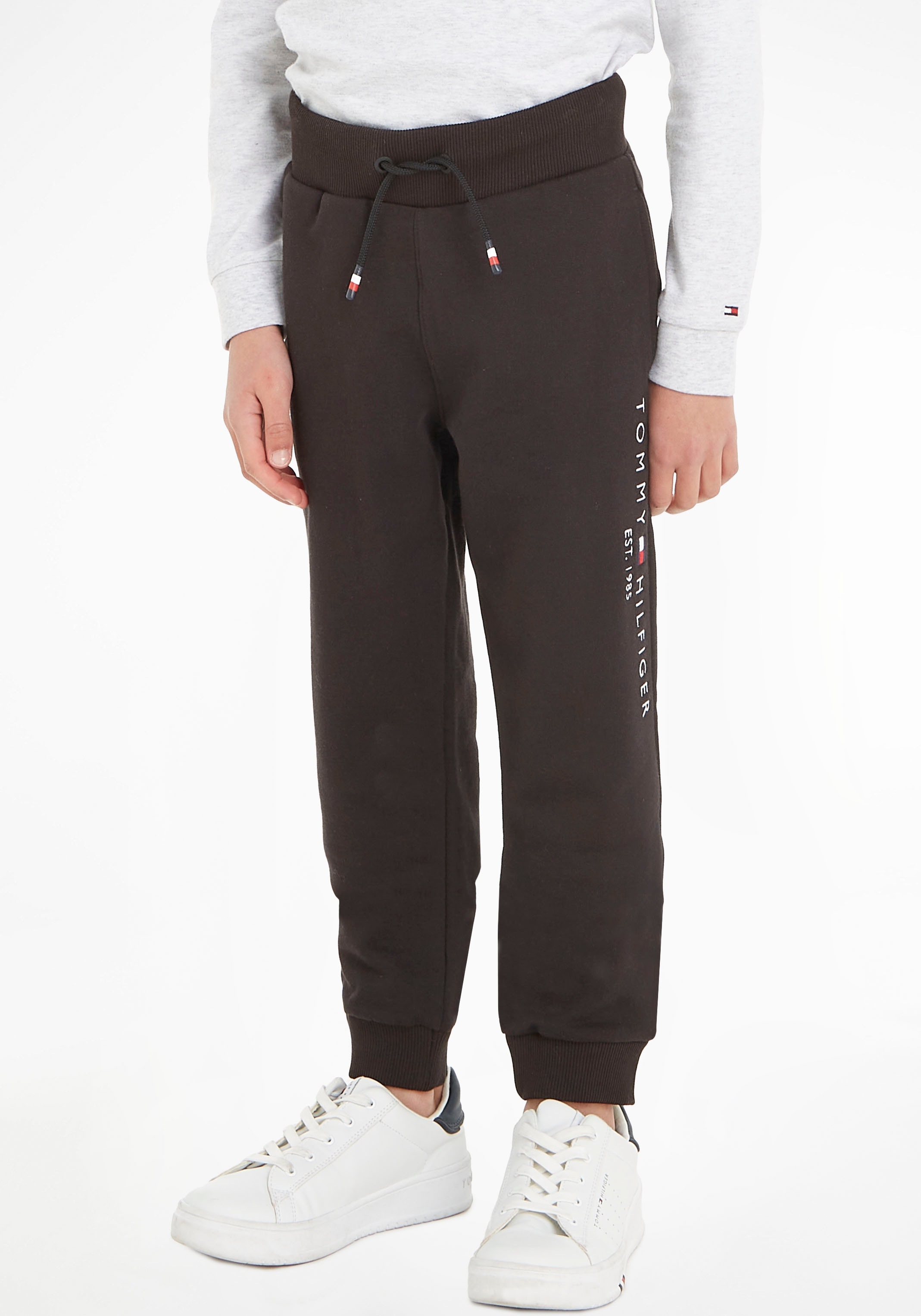 Sweathose TOMMY HILFIGER "ESSENTIAL SWEATPANTS", Jungen, Gr. 10/140, N-Gr, schwarz, Obermaterial: 100% Baumwolle, Basic schmal normal, Hosen Sweathose