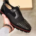 Chaussures à lacets noires pour hommes punk à rivets respirantes décontractées à la mode