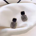 Boucles d'oreilles rétro en argent S925 nouvelle collection filet rouge tempérament strass carrés