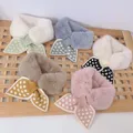 Foulard tricoté en cuir artificiel pour enfants écharpe d'hiver douce en peluche à pois pour filles