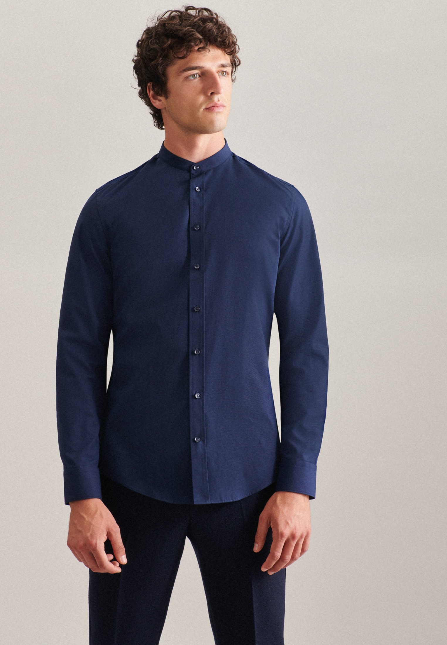 Businesshemd SEIDENSTICKER "Schwarze Rose", Herren, Gr. M (39), normale Ärmellängen, blau (dunkelblau), 100% Baumwolle, unifarben, slim fit, 2-Knopf-Manschette, Hemden, Slim 1/1 Stehkragen Uni Image