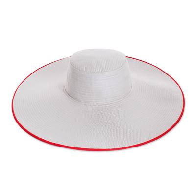 'Traditional Cotton Sun Hat with Red Piping and 6-Inch Brim'