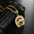 Collier pendentif tête de cheval pour hommes et femmes design créatif hip hop glacé bling fer à