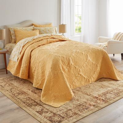 Comfort Cloud Bedspread by BrylaneHome in Yellow (Size QUEEN)