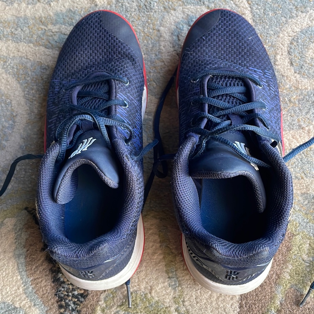 Nike Shoes | Boys Nike Kyrie Irving Sneakers Size 6.5y | Color: Blue | Size: 6.5b