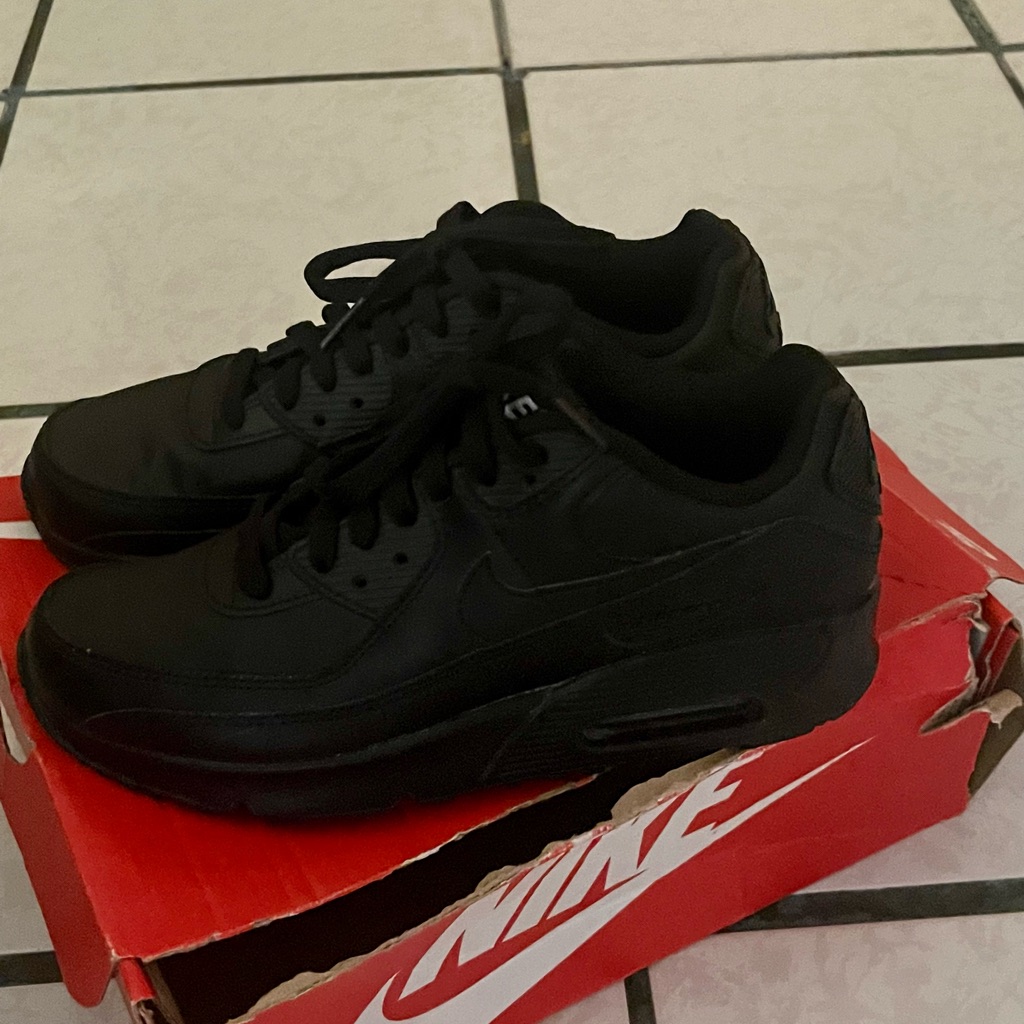 Nike Shoes | Black Nike Air Max | Color: Black | Size: 5.5