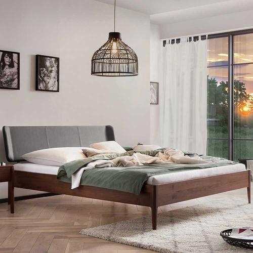 Doppelbett Nussbaum geölt aus Massivholz modernem Design