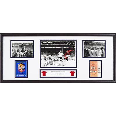 Geoff Hurst signiertes Storyboard-Foto von 1966 – gerahmt Image